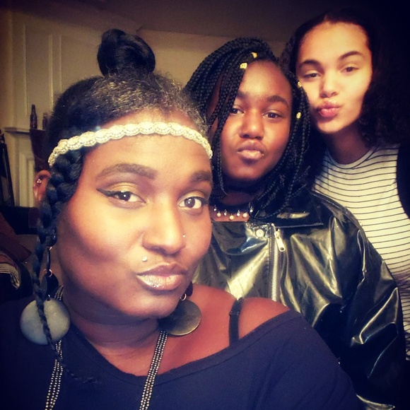 Meet your Posher, Chanyetta - Picture 2 of 2